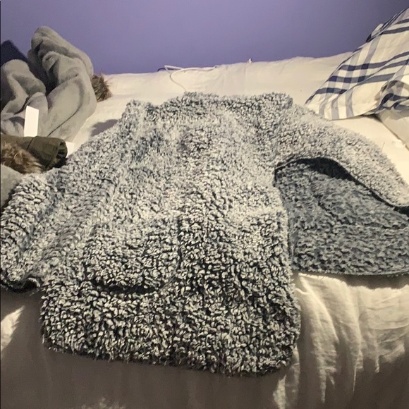 Sweater - Picture 1 of 3